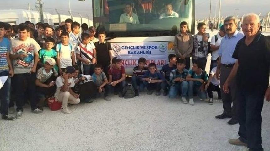 Savaşın &Ccedil;ocukları Gen&ccedil;lik Kampında