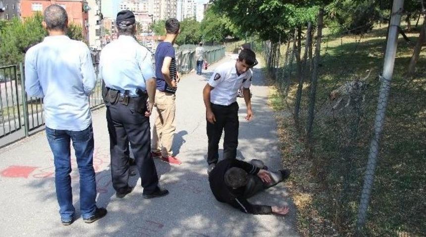 Tedavi İ&ccedil;in Zorla G&ouml;t&uuml;r&uuml;ld&uuml;ğ&uuml; Hastaneden Ka&ccedil;tı