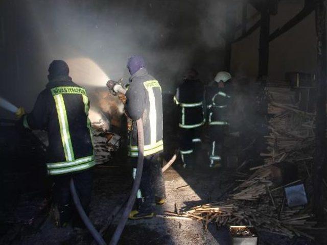 Sivas'ta Kereste Deposunda Yangın
