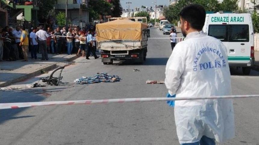 Bisikletiyle Kamyonetin Altında Kalan &Ccedil;ocuk Hayatını Kaybetti