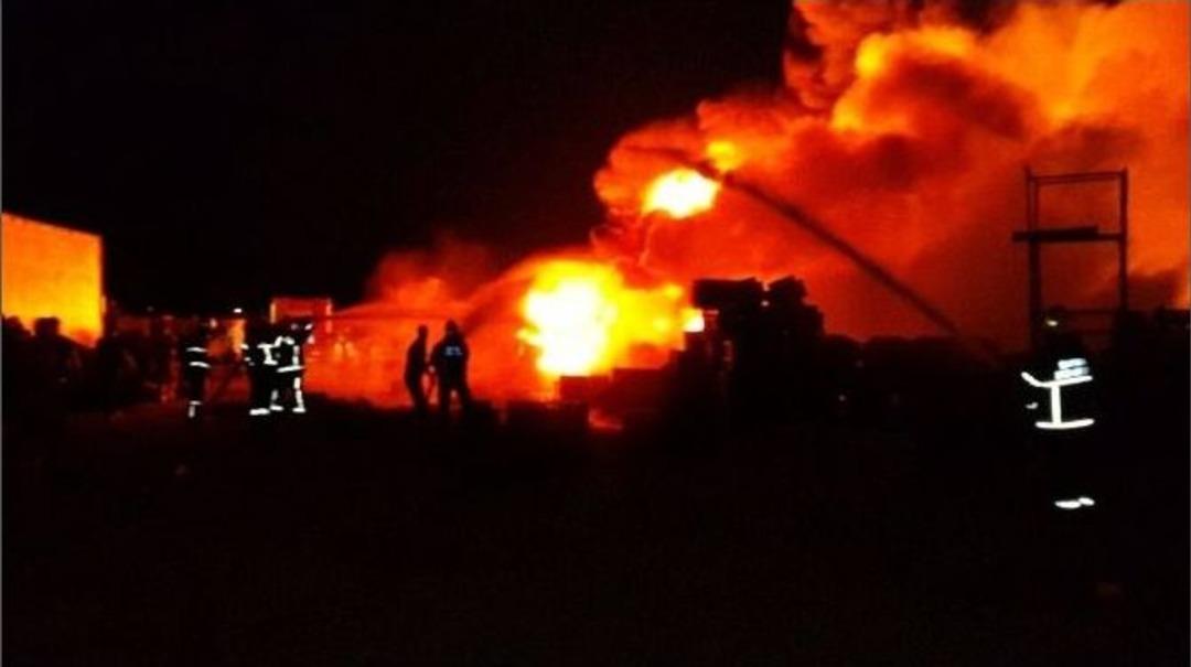 Plastik Fabrikası Alev Alev Yandı