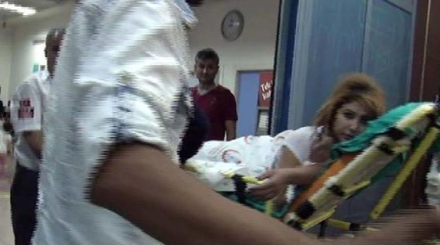 Eski Kız Arkadaşını Cami &Ouml;n&uuml;nde 5 Yerinden Bı&ccedil;akladı