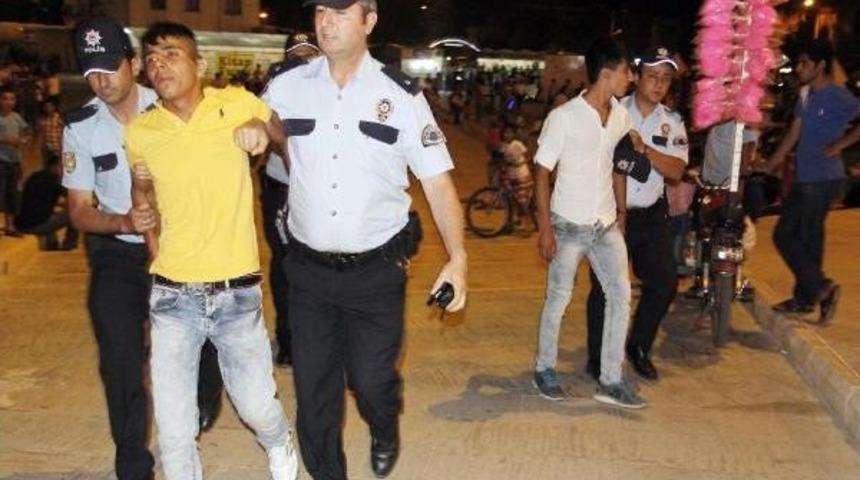 Şanlıurfa'da Bı&ccedil;aklı Kavga: 1 Yaralı, 4 G&ouml;zaltı