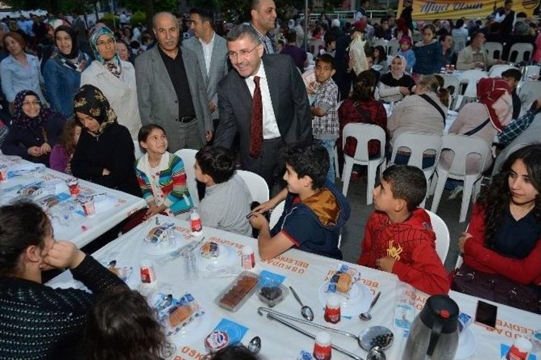 Burhaniye&rsquo;de Binlerce Komşu İftarda Biraraya Geldi