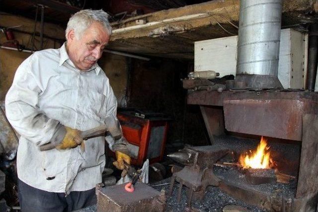 Demir Ustalarının Ramazanda Aşırı Sıcakla Sınavı 1