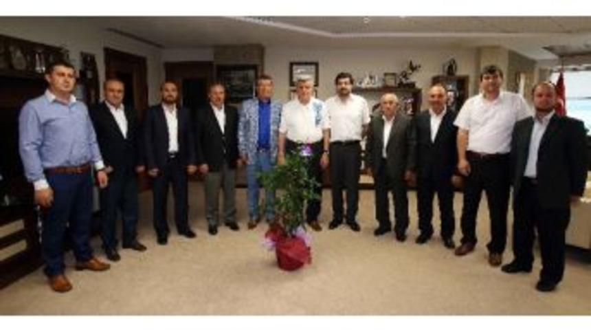 Başkan Karaosmanoğlu Minib&uuml;s&ccedil;&uuml;leri Ağırladı