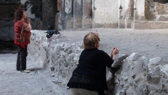Ani Harabeleri nde Ermeni Turistin Duasına, Ezanlı Karşılık 2