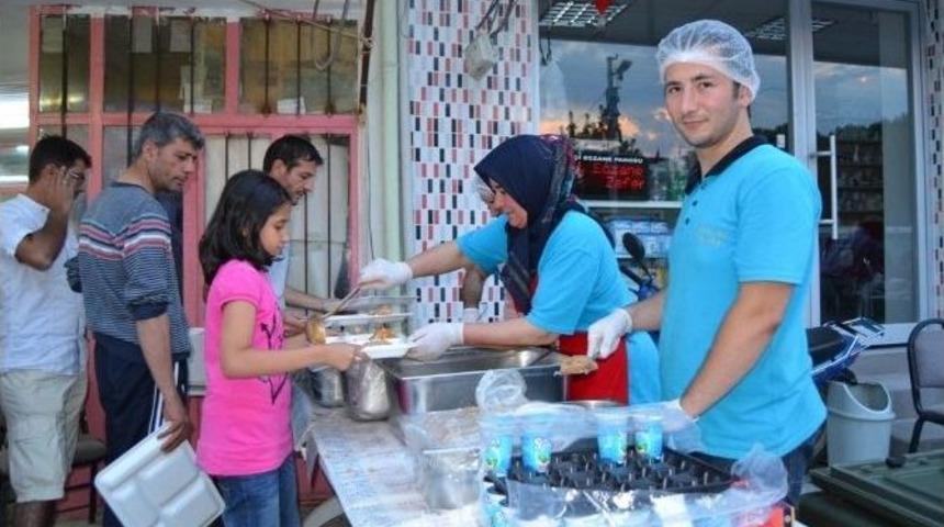 Stso, Selendi&rsquo;de De İftar Veriyor