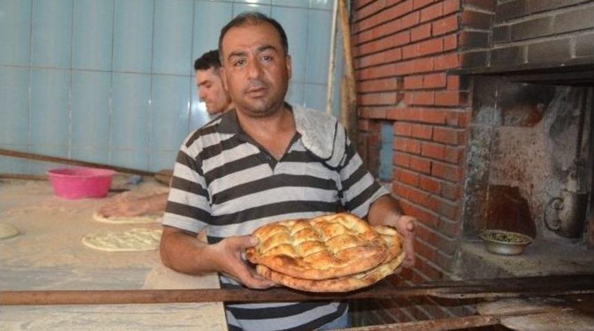 Silvanlılar Ramazan Pidesine Yoğun İlgi G&ouml;steriyor