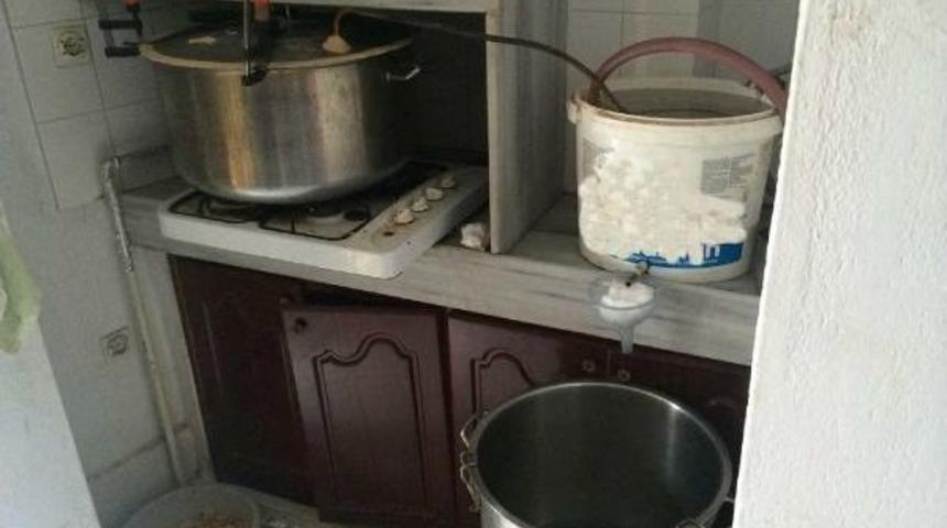Bursa'da 80 Litre Ka&ccedil;ak Rakı Ele Ge&ccedil;irildi