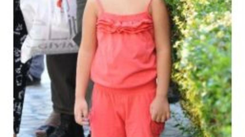 Ukraynalı &Ccedil;ocuk Sosyal Hizmetlere Teslim Edildi