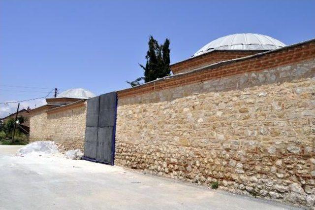 Yenişehir&rsquo;De K&uuml;lliye Duvarının Yıkılmasına Tarih&ccedil;i Tepkisi: Hatanın Arkasına Sığınmak En B&uuml;y&uuml;k Hatadır 2