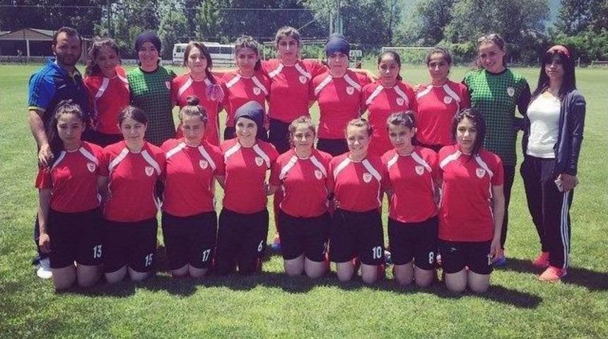 Yozgat&rsquo;ın Kadın Futbol Takımı Yozgat&rsquo;ı 3. Ligde Temsil Etmeye Hazırlanıyor