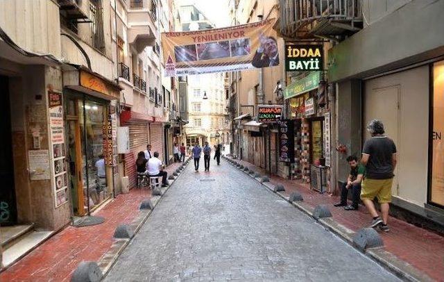 Beyoğlu’nda Sokaklar Yenileniyor
