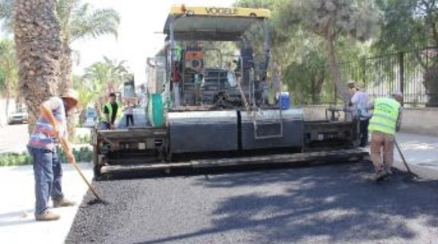 İzmir B&uuml;y&uuml;kşehir Belediyesi Urla Caddelerini Asfaltlıyor