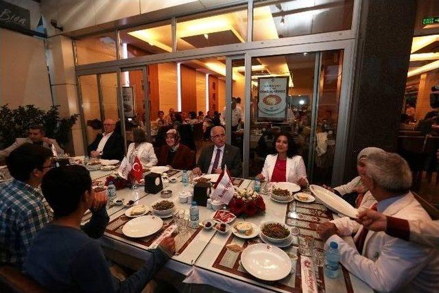 Vali Tuna Ve Eşi Pervin Tuna İftar Yemeğine Katıldı 1