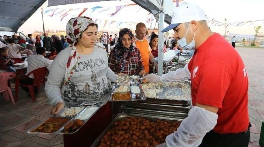 Fatma Şahin, Vatandaşlarla İftar Yaptı