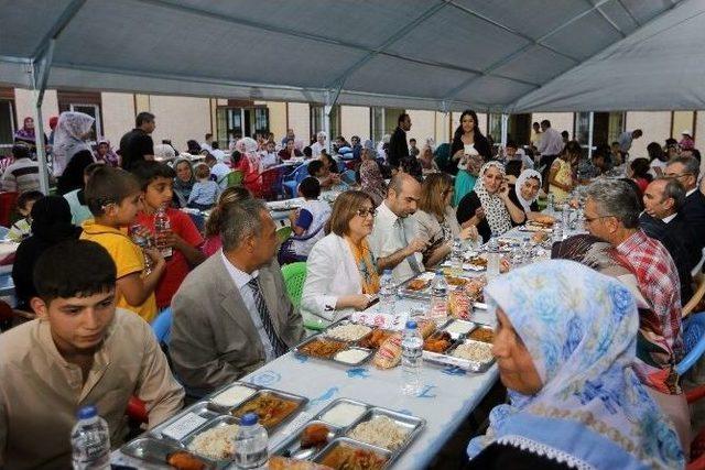 Fatma Şahin, Vatandaşlarla İftar Yaptı