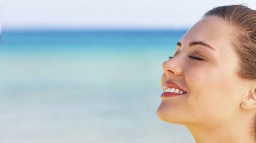 Deniz Suyu Cildi Gen&ccedil;leştiriyor