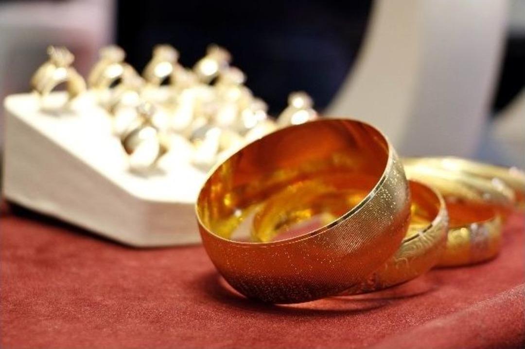 Rusya&rsquo;daki Kriz, Antalya&rsquo;da Kuyumcuya Kepenk İndirtti