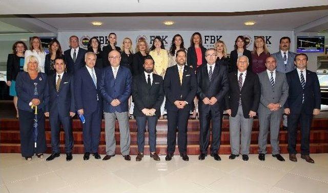 Fenerbahçe Koleji Mersin Şubesi’nin İmza Töreni Gerçekleşti