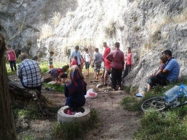 Van’da Horhor Çeşmesi Soğuk Suyu İle Vatandaşların Akınına Uğruyor