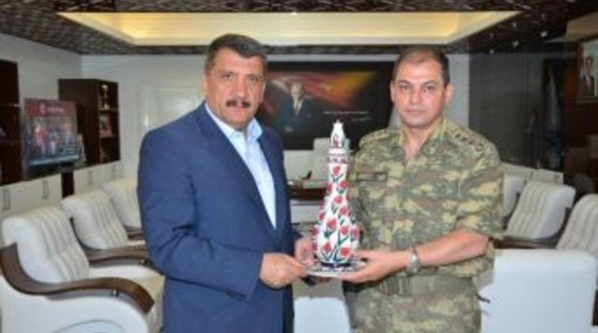 Aksoy, Veda Ziyaretine Devam Ediyor