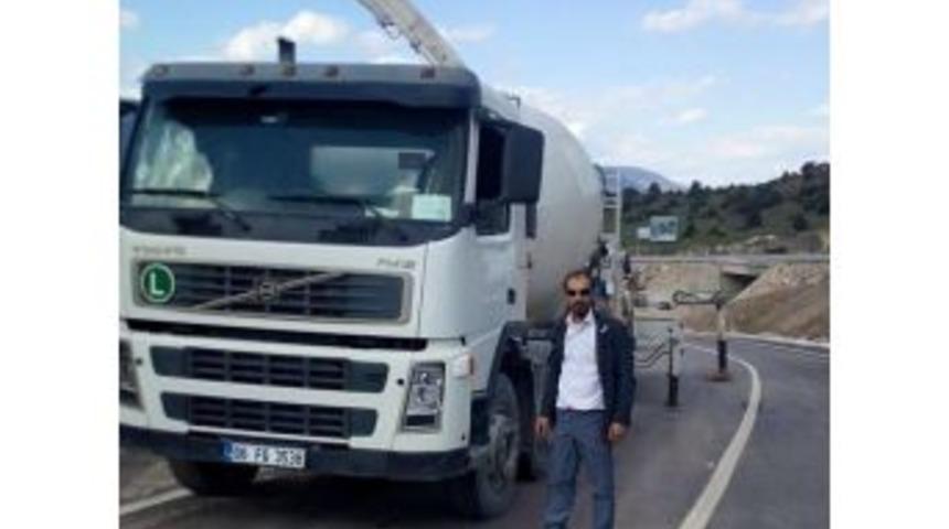 Y&uuml;k Treni Beton Mikserine &Ccedil;arptı: 1 &Ouml;l&uuml;