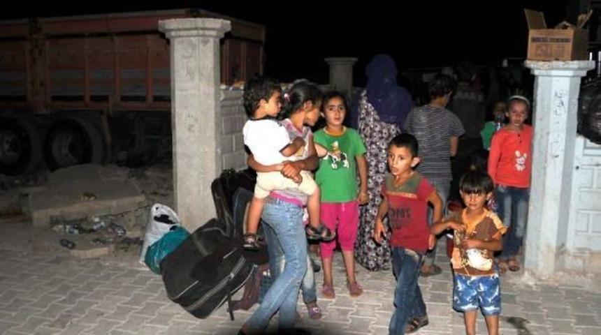 Suriye'den Ka&ccedil;an 200 T&uuml;rkmen T&uuml;rkiye'de Iftar A&ccedil;tı