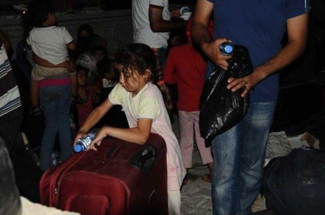 Suriye den Kaçan 200 Türkmen Türkiye de Iftar Açtı 2