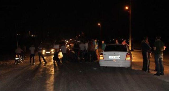 Nusaybin'de 2 Gündür Suları Akmayan Site Sakinleri Karayolunu Trafiğe Kesti