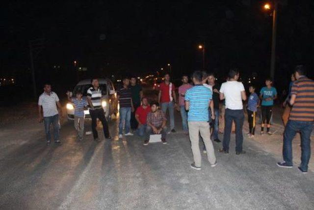 Nusaybin'de 2 Gündür Suları Akmayan Site Sakinleri Karayolunu Trafiğe Kesti