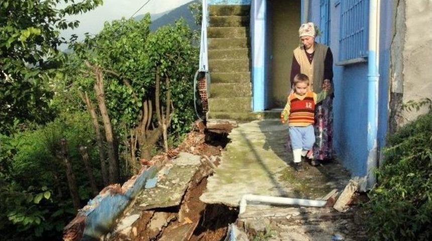 (&ouml;zel Haber) Bursa&rsquo;nın En Eski Mahallesi G&uuml;nden G&uuml;ne &Ccedil;&ouml;k&uuml;yor