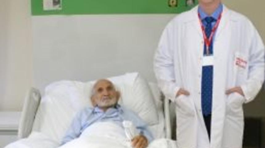 Tekerlekli Sandalye İle &Ccedil;ıktığı Evine Y&uuml;r&uuml;yerek D&ouml;nd&uuml;