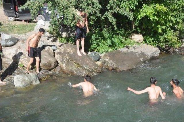 Dağlıca da Irmakta Serinlik 1