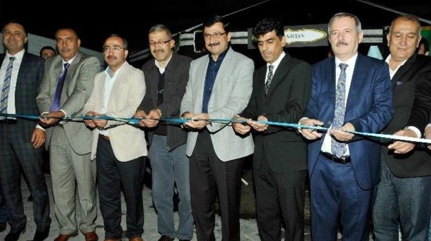 Ke&ccedil;i&ouml;ren&rsquo;de Afganistan Gecesi&rsquo;nde &Ouml;mer Karaoğlu Sahneye &Ccedil;ıktı