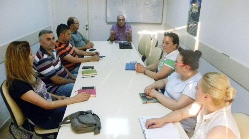 Gazeteciler, Eğlenerek Dil Öğreniyor