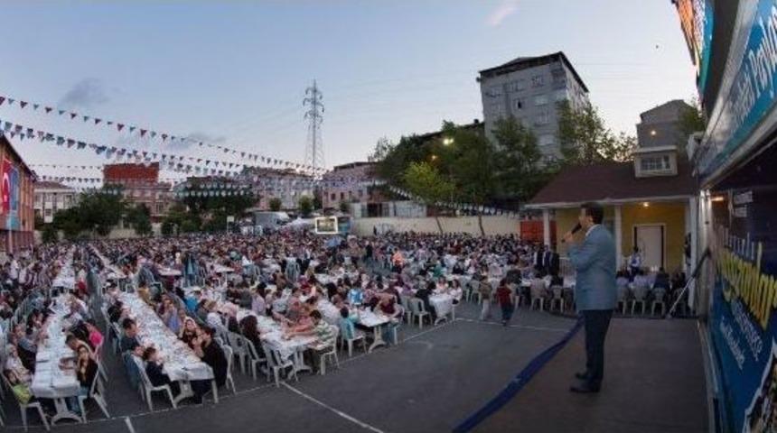 Ramazan&rsquo;ın Bereketi K&uuml;&ccedil;&uuml;k&ccedil;ekmece&rsquo;de İftar Sofralarında