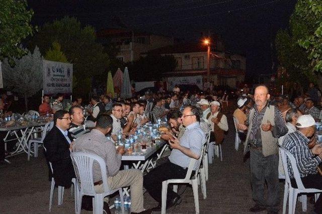 Şehzadeler’in İftar Sofrası Sancaklıbozköy’de Kuruldu