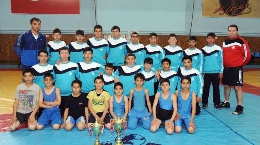 Altındağ Belediyesi İşitme Engelliler G&uuml;reş Takımı Tiflis&rsquo;i Fethedecek