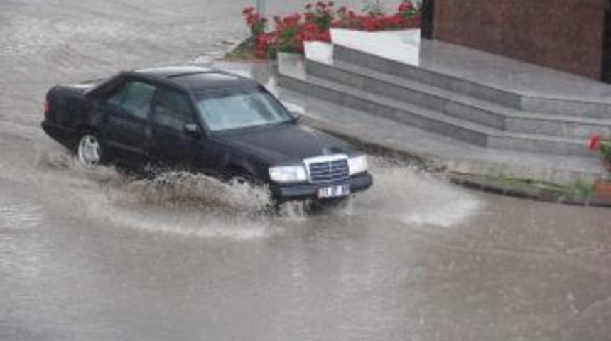 Kırşehir Belediyesi Aralıklı Yağış İ&ccedil;in Uyardı