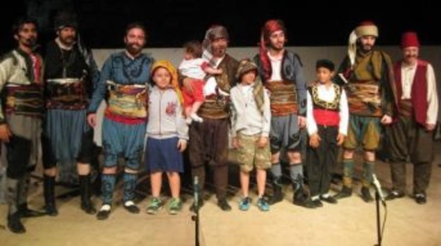 "efeler Hakikat Erleri" İsimli Oyun İzmir&rsquo;de Sahneleniyor