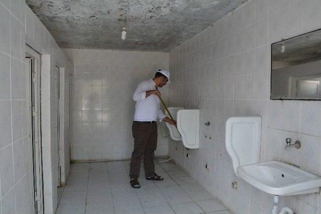 Şehzadeler Belediyesinden Camilere Temizlik Desteği 1