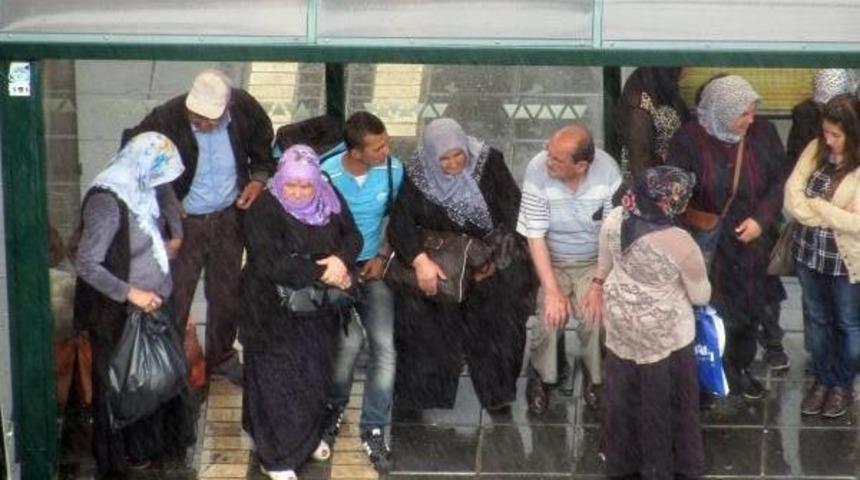 Kayseri'de Şiddetli Yağış Yaşamı Olumsuz Etkiledi