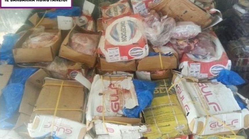 Şemdinli&rsquo;de G&uuml;mr&uuml;k Ka&ccedil;ağı 2 Bin 100 Kilo Et Ele Ge&ccedil;irildi