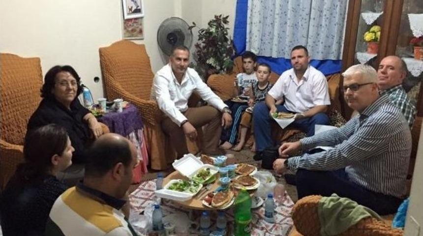 Manisa Osmanlı Ocakları Ramazan&rsquo;da Da Mağdur Ve Mazlumun Yanında