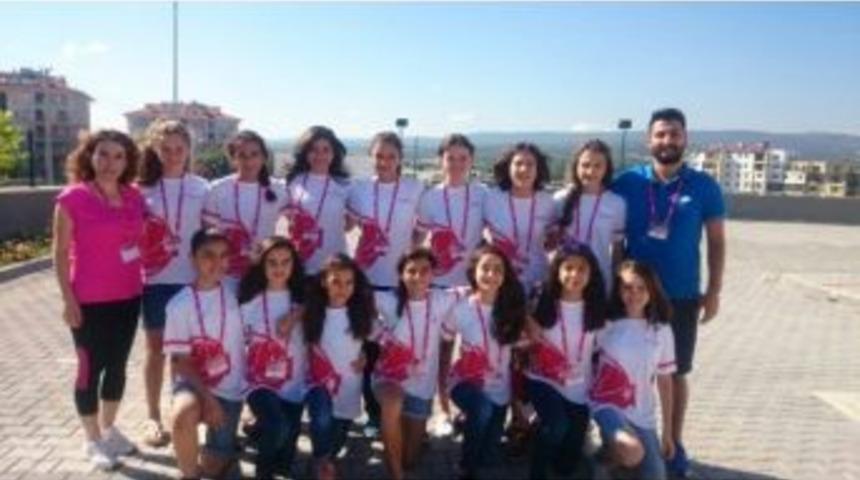 Minik Kız Basketbol Takımı &Ccedil;anakkale&rsquo;de Antalya&rsquo;yı Temsil Edecek