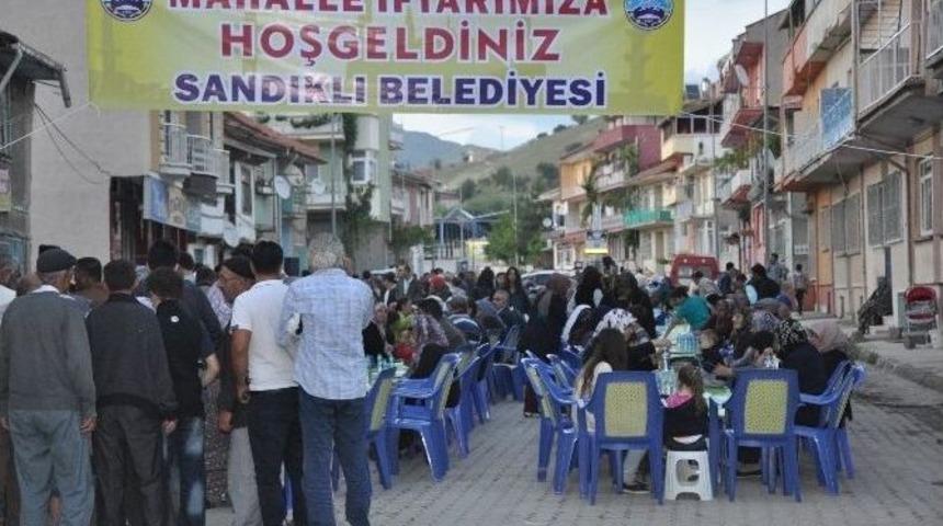 Sandıklı&rsquo;da Mahalle İftarları Başladı