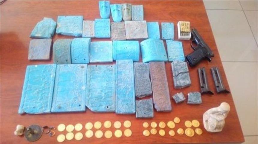 Gaziantep&rsquo;te Tarihi Eser Ve Uyuşturucu Operasyonu