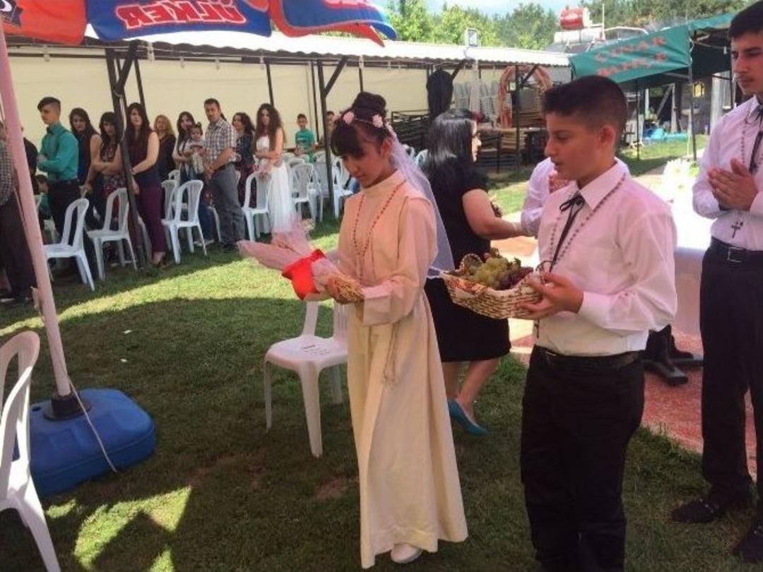 (&ouml;zel Haber) Bilecik&rsquo;te Hristiyan &Ccedil;ocuklara Dini Mezuniyet T&ouml;reni